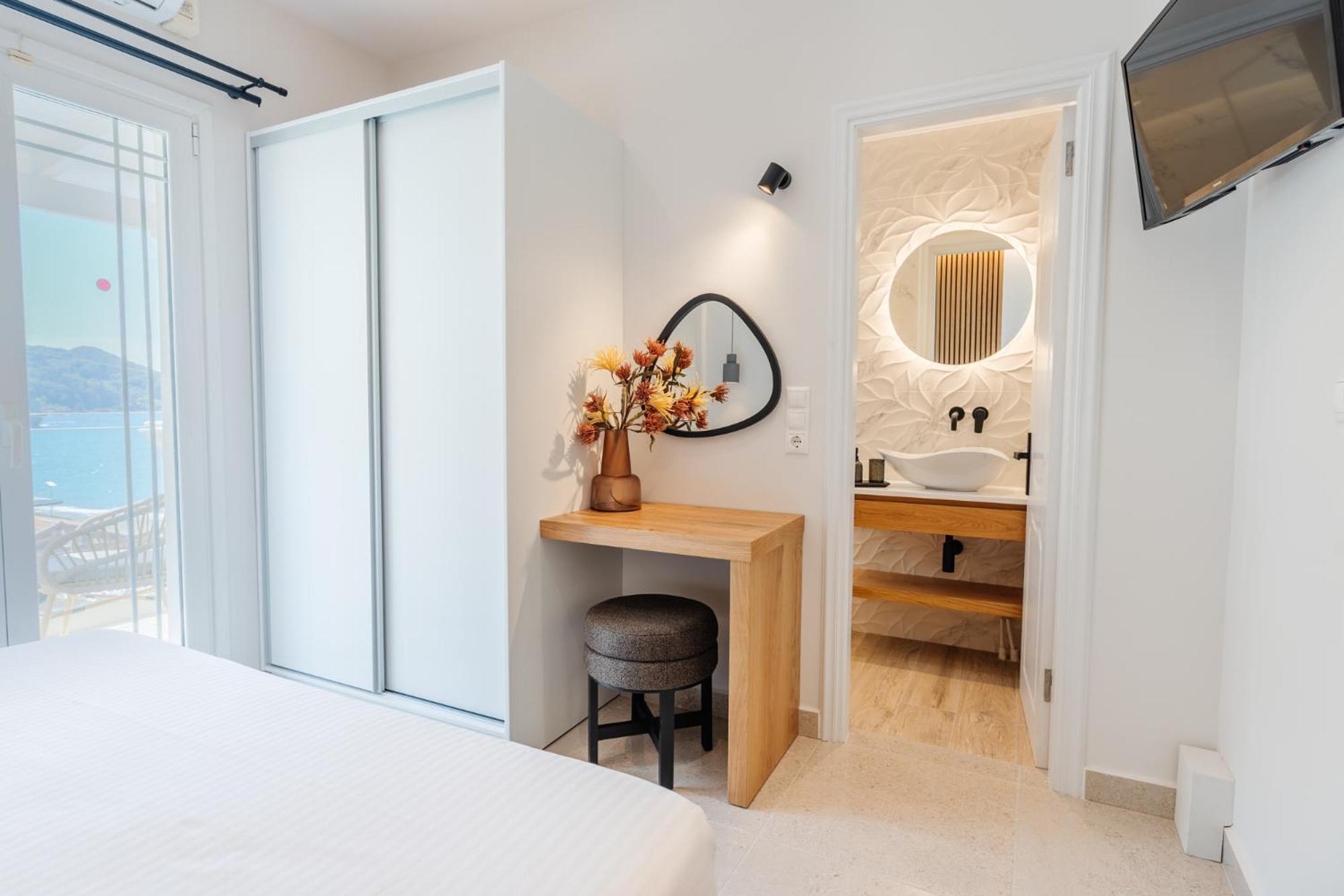 Aparthotel Sea Breeze & Agios Gordios (Corfu)