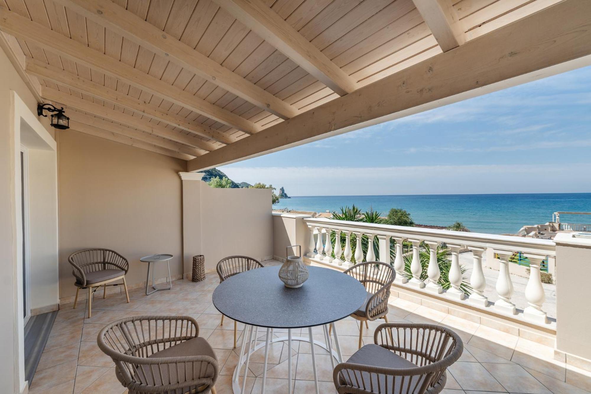 Sea Breeze & 2* Agios Gordios (Corfu)